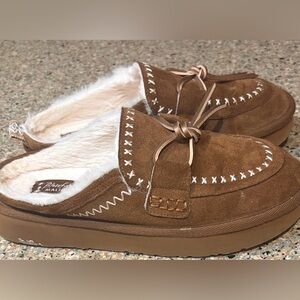 Cozy Blowfish Brown Suede Women's Slippers